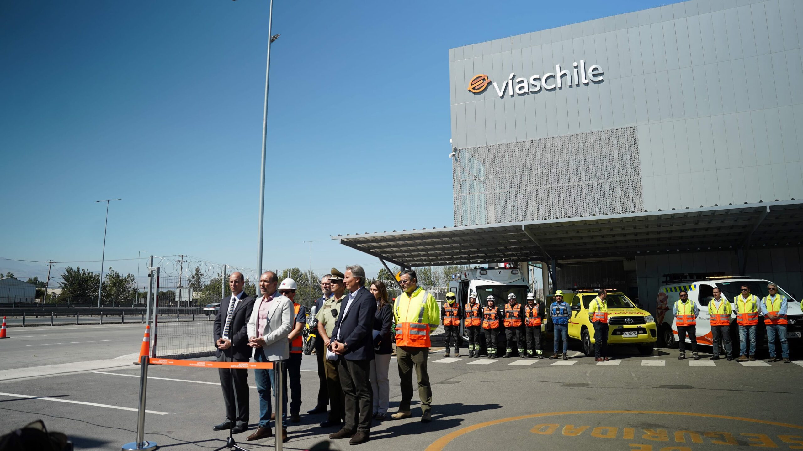 Ministro Arrau “se espera que hoy, retornen a la capital 180 mil vehículos en un peak, que irá aumentando hasta las 19 horas dependiendo de las rutas”